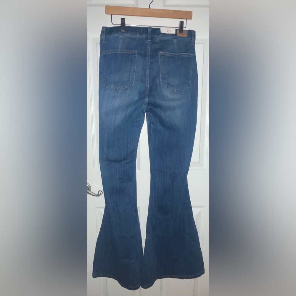 Judy Blue NWT Ultra Flare Pull On Women's Jeans 32 - Picture 2 of 2
